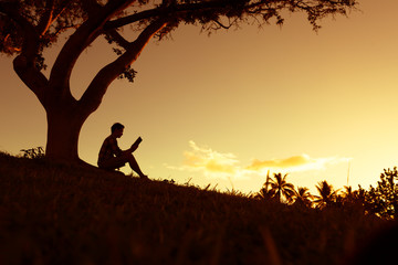 文明交通安全出行手抄报内容