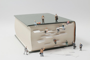 为什么主流的数码产品的默认颜色全是黑的-