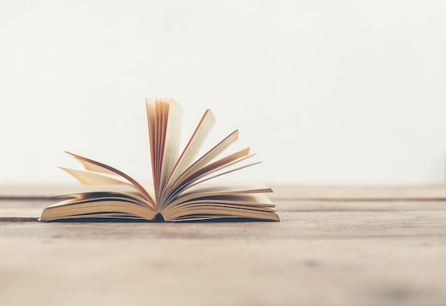 遥遥领先的造句