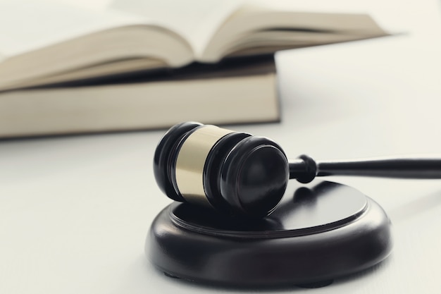 为什么主流的数码产品的默认颜色全是黑的-